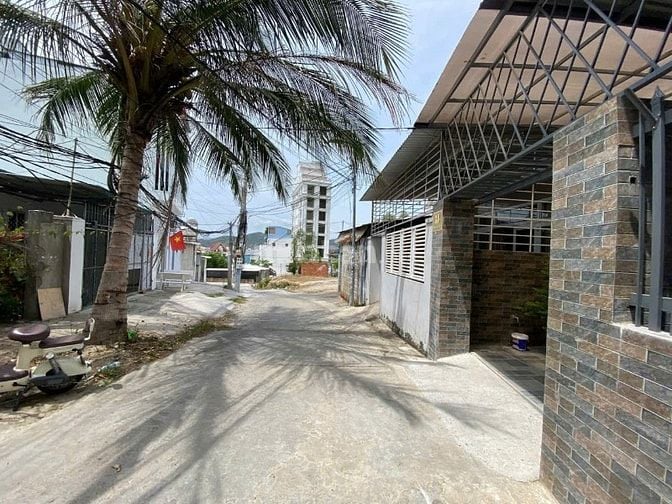 Bán nhà gần biển DT110m2-2PN-Đường 8m-Vĩnh hoà-Nha Trang- chỉ 3ty8(HOT
