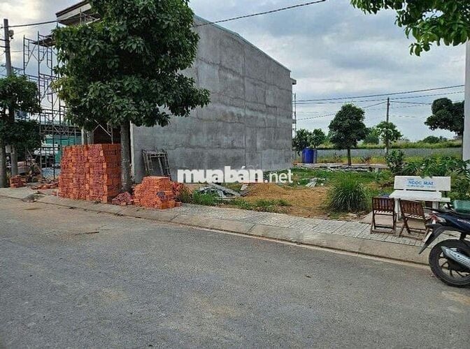 Xuất ngoại bán gấp Đất SHR 96m2 đường Hoàng Đạo Thuý, giá rẻ 1,8 tỷ