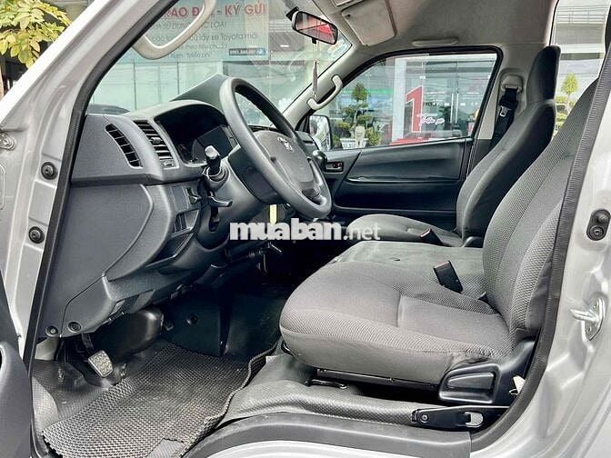 Toyota Hiace 2018 3.0L xe Bảo dưỡng hãng đầy đủ
