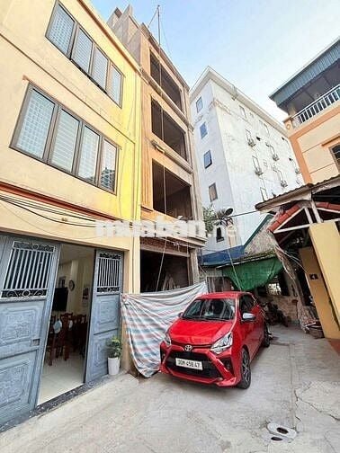 Tôi chính chủ cần bán nhà 6 tầng thang máy Giang Biên nay là Việt Hưng