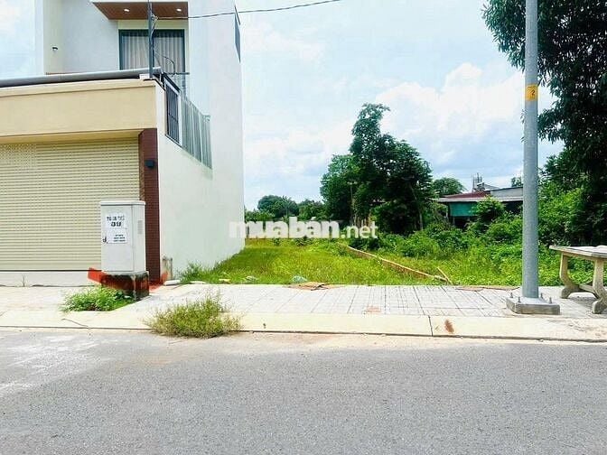 Cần bán gấp 87m2 full thổ ở TÂN AN HỘI - Giá 400tr - Cách Ql22 300m