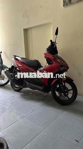 nhà dư xe cần bán xe rất ngon mới chỉ đi được10000