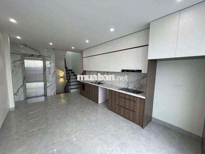 Tôi chính chủ cần bán nhà 6 tầng thang máy Giang Biên nay là Việt Hưng
