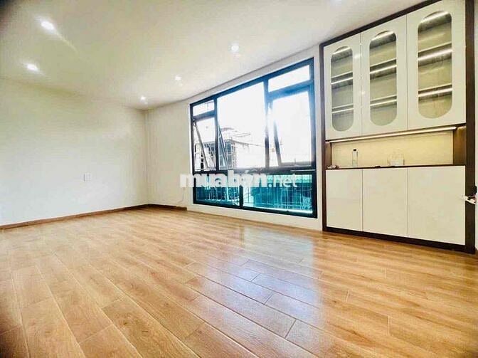 Hàng Đẹp- Giá rẻ! Linh quang, Lô góc 6 tầng thang máy, 46m sổ chỉ 8đ