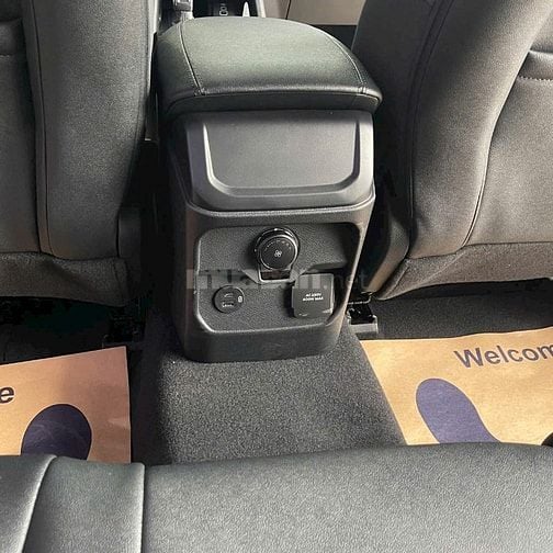 Xe Ford Everest Titanium 4x2 AT