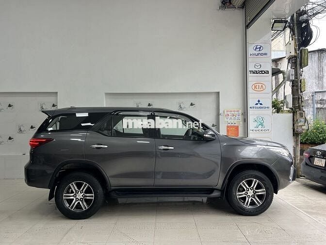 Toyota Fortuner 2017 2.7V 4x2 AT - 105000 km