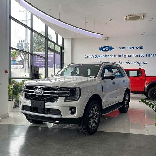 Xe Ford Everest Titanium 4x2 AT
