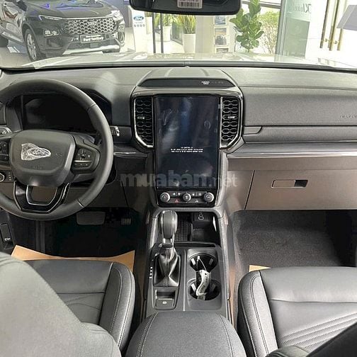 Xe Ford Everest Titanium 4x2 AT