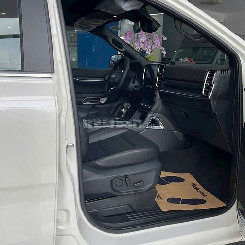 Xe Ford Everest Titanium 4x2 AT