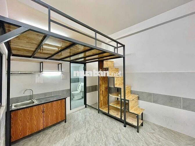 Phòng có gác và máy lạnh rộng 15m2 trên Phan Văn Trị