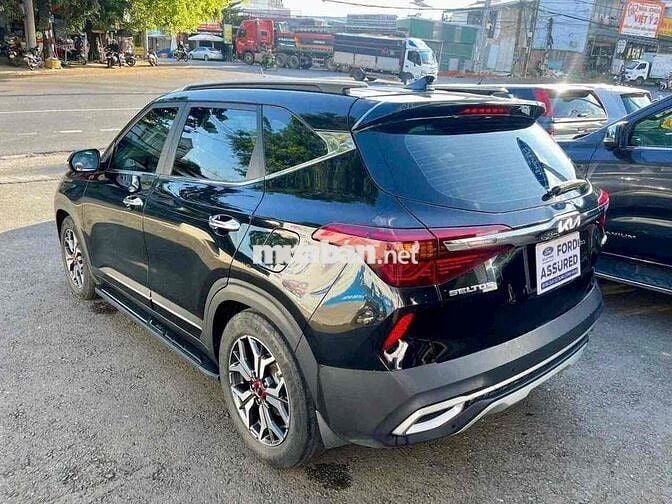 Kia Seltos 2022 Premium 1.6 AT - 64000 km