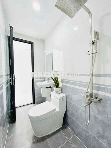 Cho thuê phòng ban công đường Tân Thắng Quận Tân Phú