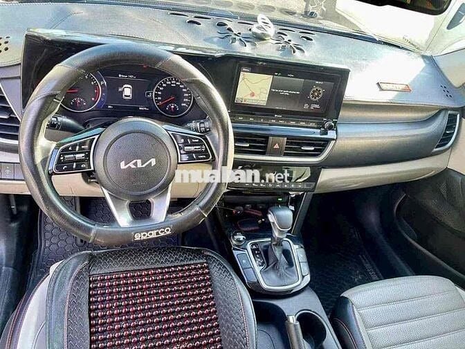 Kia Seltos 2022 Premium 1.6 AT - 64000 km