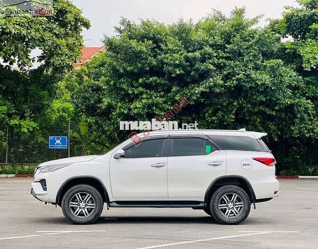 Toyota Fortuner 2.4L 4x2 AT 2022