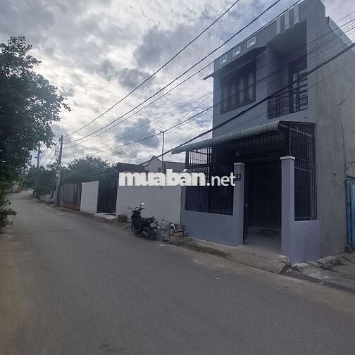 Nhà mặt tiền đường 43, 50m2, 2PN, vuông vức, HBC, Thủ Đức