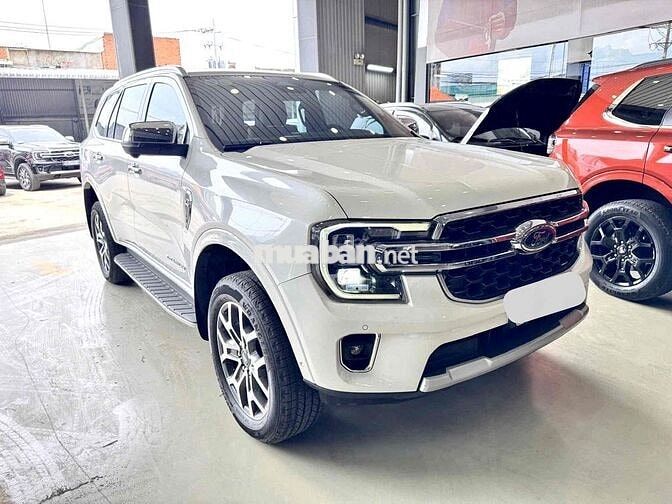 Ford Everest 2023 Titanium+ 2.0 AT 4x4 - 46000 km