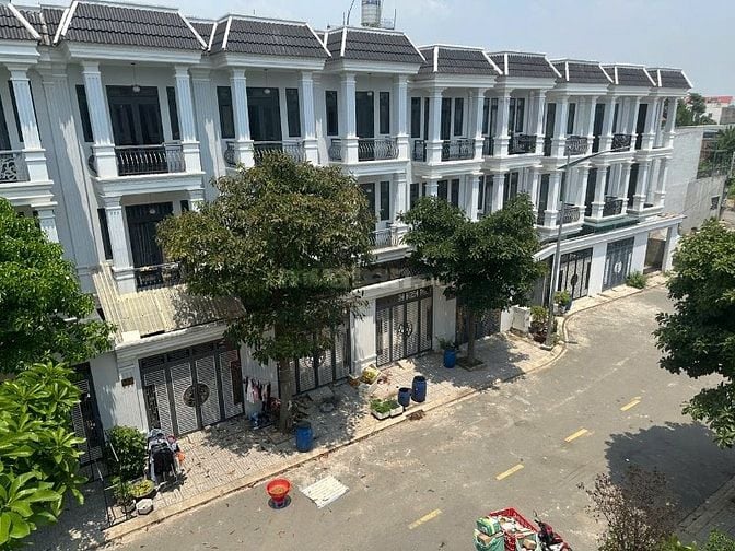 NHÀ ĐẸP – Ở NGAY – KHU DÂN TRÍ CAO – DĨ AN, BÌNH DƯƠNG