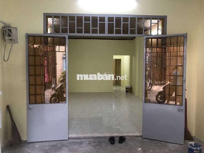 Cần cho thuê nhà cấp 4  P THT Q12  DT 4,2*27 hẻm xe hơi