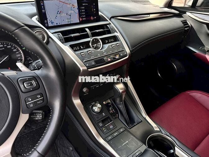 Lexus NX300 2021 - 16000 km