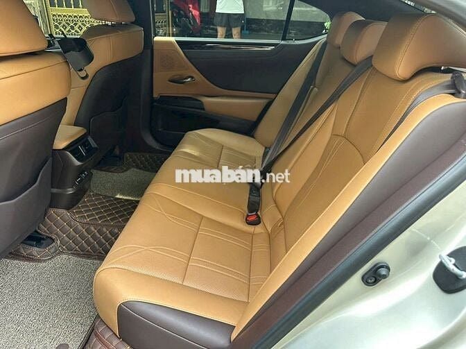 Lexus ES 250 2020 - 10.000 km