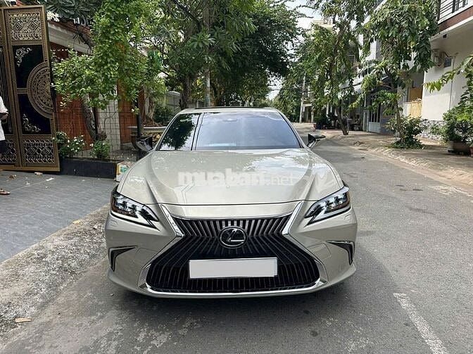 Lexus ES 250 2020 - 10.000 km
