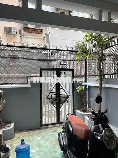 Cho thuê nhà hxh Điện Biên Phủ, p11. Dt. 3,2x18m 1t 2l st. 4pn