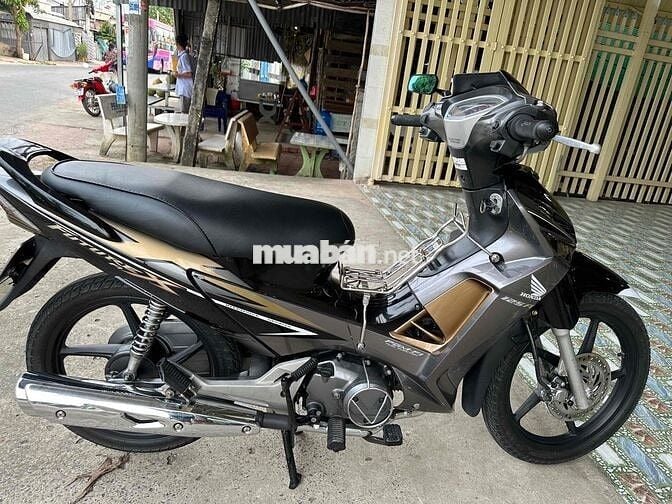 cửa hàng có mua bán trao đổi xe qua sử dụng