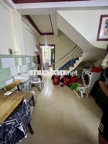 Cần bán nhà vị trí đẹp - ngay chợ - trung tâm quận 3