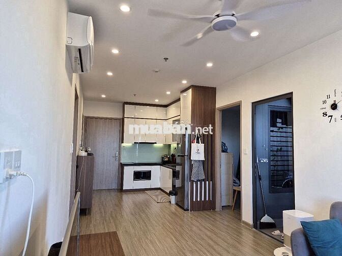 Cho thuê 2N2VS 62m2 tầng cao tòa GS1 Vinsmart, full đồ điện tử