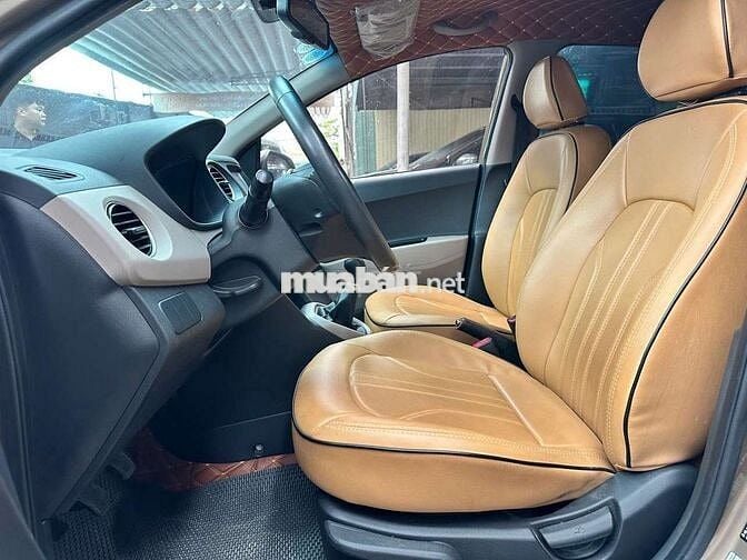Hyundai i10 2019 Sedan 1.2MT,số sàn,màu nâu,3v7 km