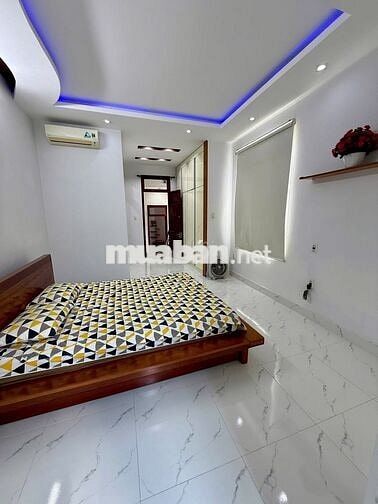 Bán nhà mặt tiền 4 tầng Phạm Văn Nghị, trung tâm Đà Nẵng