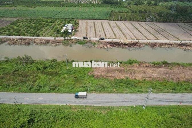 Hàng Vip F0 - Đất Vườn MT 816 View Kênh
