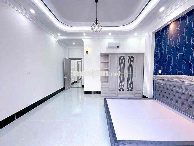 NHÀ PHỐ MẶT TIỀN NẰM TRONG KHU ĐÔ THỊ MỚI TPHCM