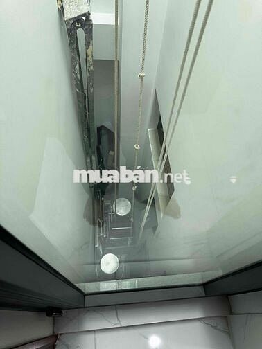 bán nhà 1 trệt 3 lầu sân thượng xây mới ngay chợ chỉ 10ty tl lộc