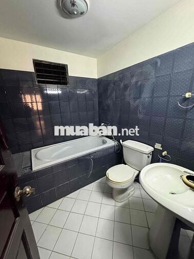 Cho thuê nhà Hẻm Xe Hơi 6x20 Trệt 2L Sân Thượng Quận 10