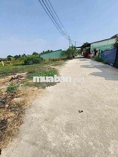870m2 đất thổ cư + lúa đường xe hơi xe tải Bến lức Long An