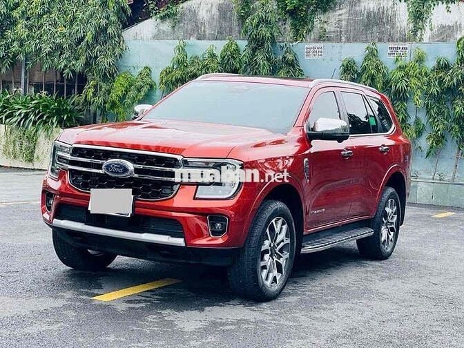 Ford Everest 2023 Titanium 2.0 AT 4x2 - 8000 km