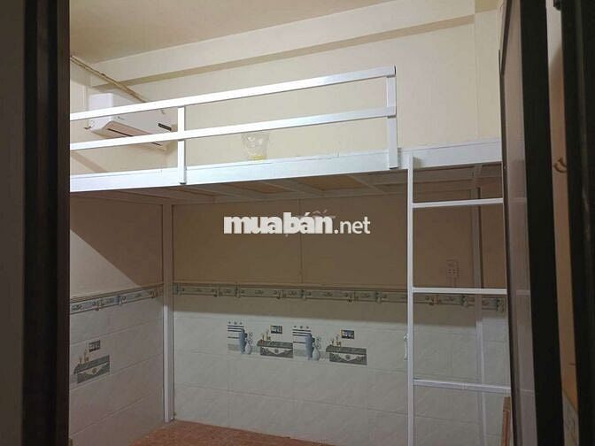 Mặt tiền kinh doanh và phòng ở trêt