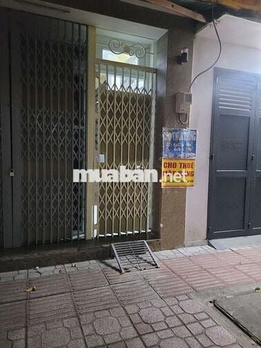 Mặt tiền kinh doanh và phòng ở trêt
