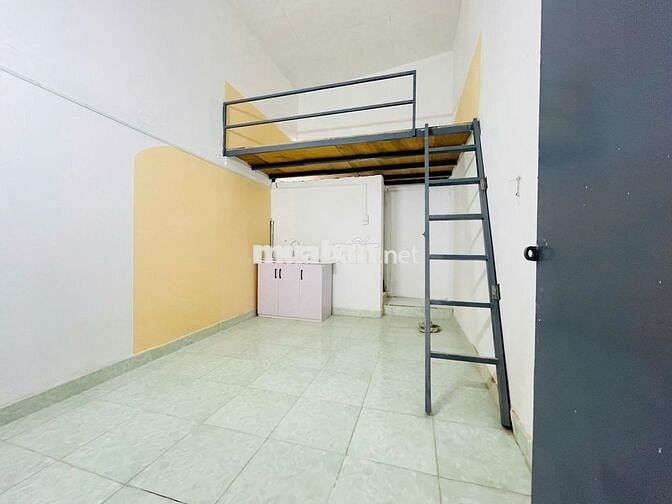 Phòng Trọ Gác Cao 2M - Ở 3-4 người thoải mái - Gần cầu Chà Và.