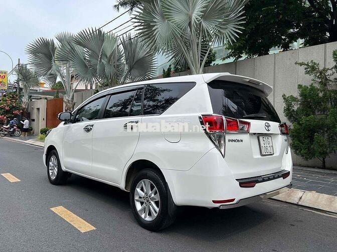 Toyota Innova 2.0E số sàn 8 chổ 2017
