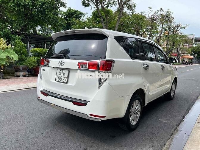 Toyota Innova 2.0E số sàn 8 chổ 2017