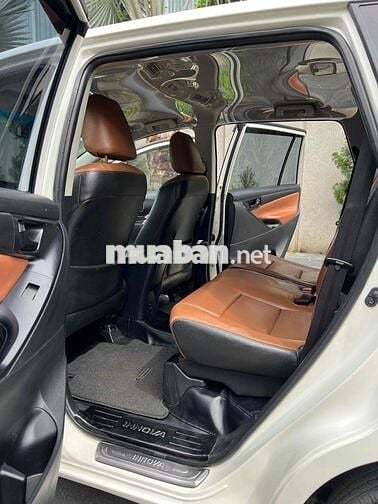 Toyota Innova 2.0E số sàn 8 chổ 2017