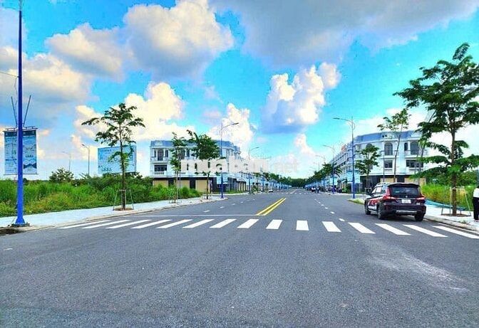 Cần tiền đáo hạn ngân hàng ra gấp lô đất gần chợ đêm Bàu Bàng