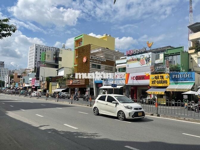 MT - Nguyễn Văn Cừ , Quận 1 - 5x17 - 4 Tầng ốp kính đẹp - 60 Triệu