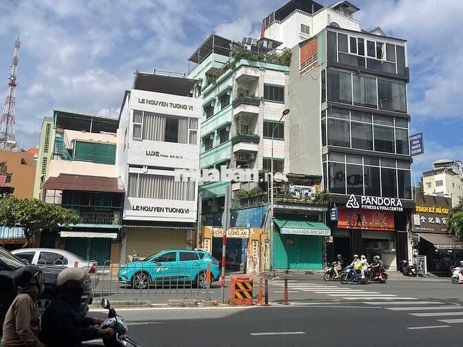 MT - Nguyễn Văn Cừ , Quận 1 - 5x17 - 4 Tầng ốp kính đẹp - 60 Triệu
