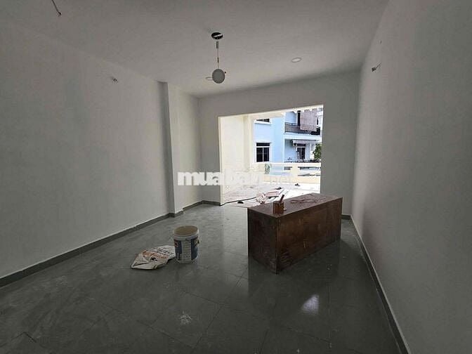 Cho thuê nhà Cao Thắng Q10, 4x20m, Trệt 2 lầu Sân thượng, 26tr
