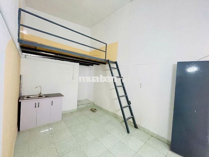 Phòng Trọ Gác Cao 2M - Ở 3-4 người thoải mái - Gần cầu Chà Và.