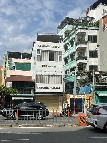 MT - Nguyễn Văn Cừ , Quận 1 - 5x17 - 4 Tầng ốp kính đẹp - 60 Triệu