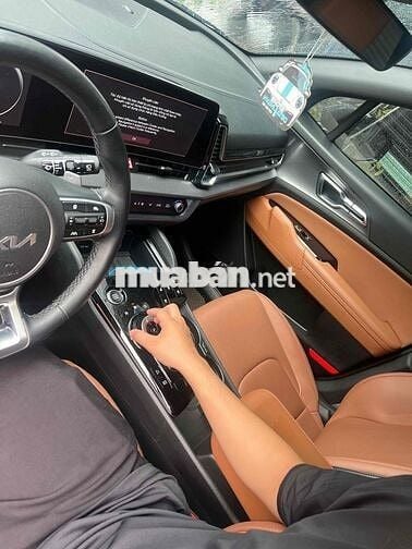 Kia Sportage 2023 Signature 1.6T AWD - 16000 km